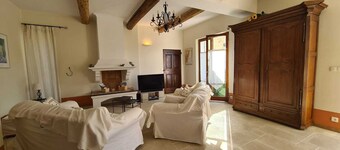 La Villa de la Bastide. Détente au Cœur de la Provence Luberon, Avec Piscine