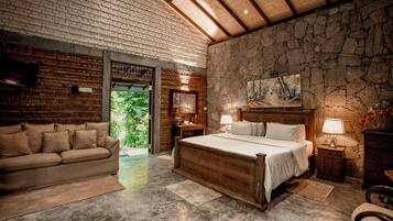 Luksusvilla, 1 soverom, elveutsikt | Skrivebord, wi-fi (inkludert) og sengetøy