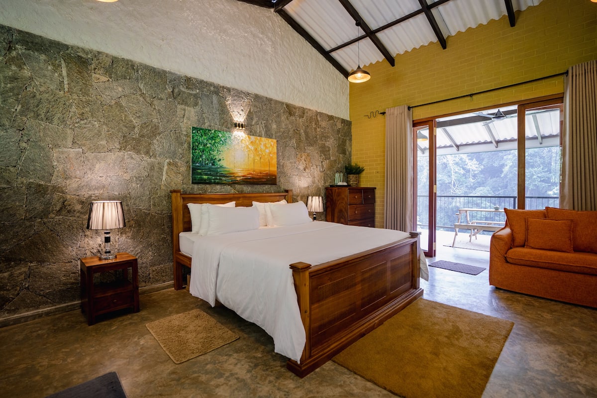 Luxury Room, 1 Bedroom | 1 bedroom, desk, free WiFi, bed sheets