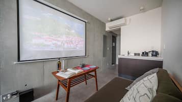 Superior Apartment, 3 Bedrooms, Non Smoking, Kitchenette | 1 bedroom, blackout drapes, free WiFi, bed sheets