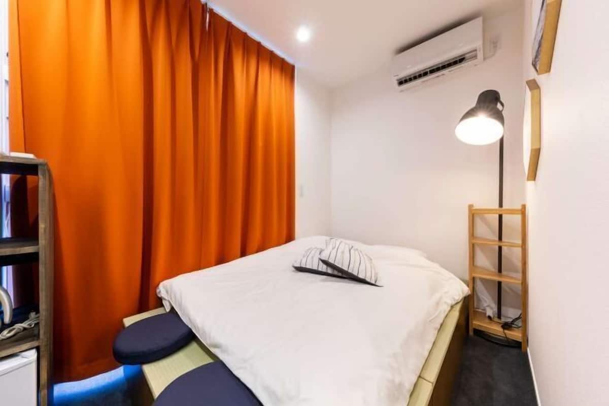 1 bedroom, blackout drapes, free WiFi, bed sheets
