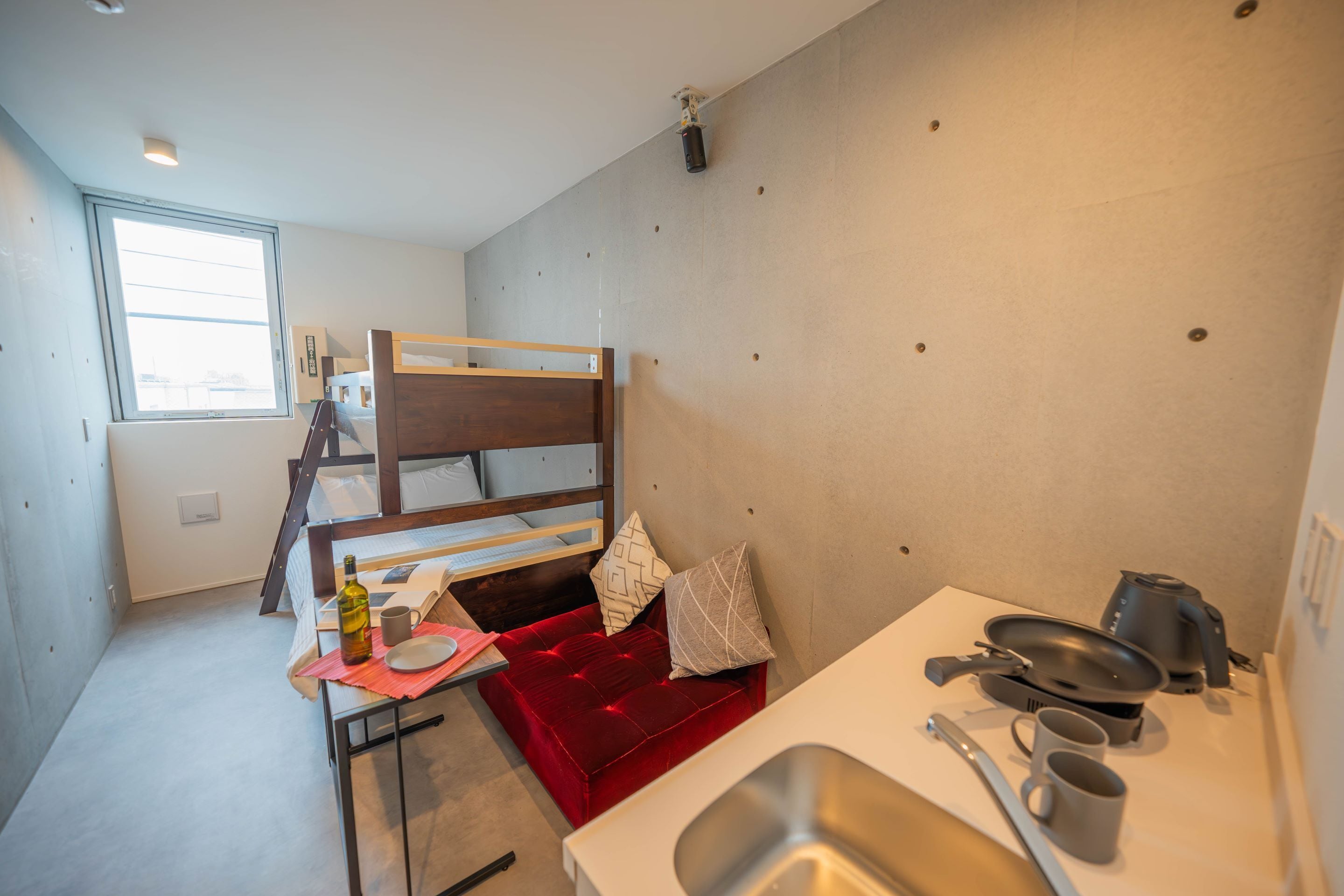 Departamento básico, para no fumadores, cocineta | 1 habitación, cortinas blackout, wifi gratis y ropa de cama 