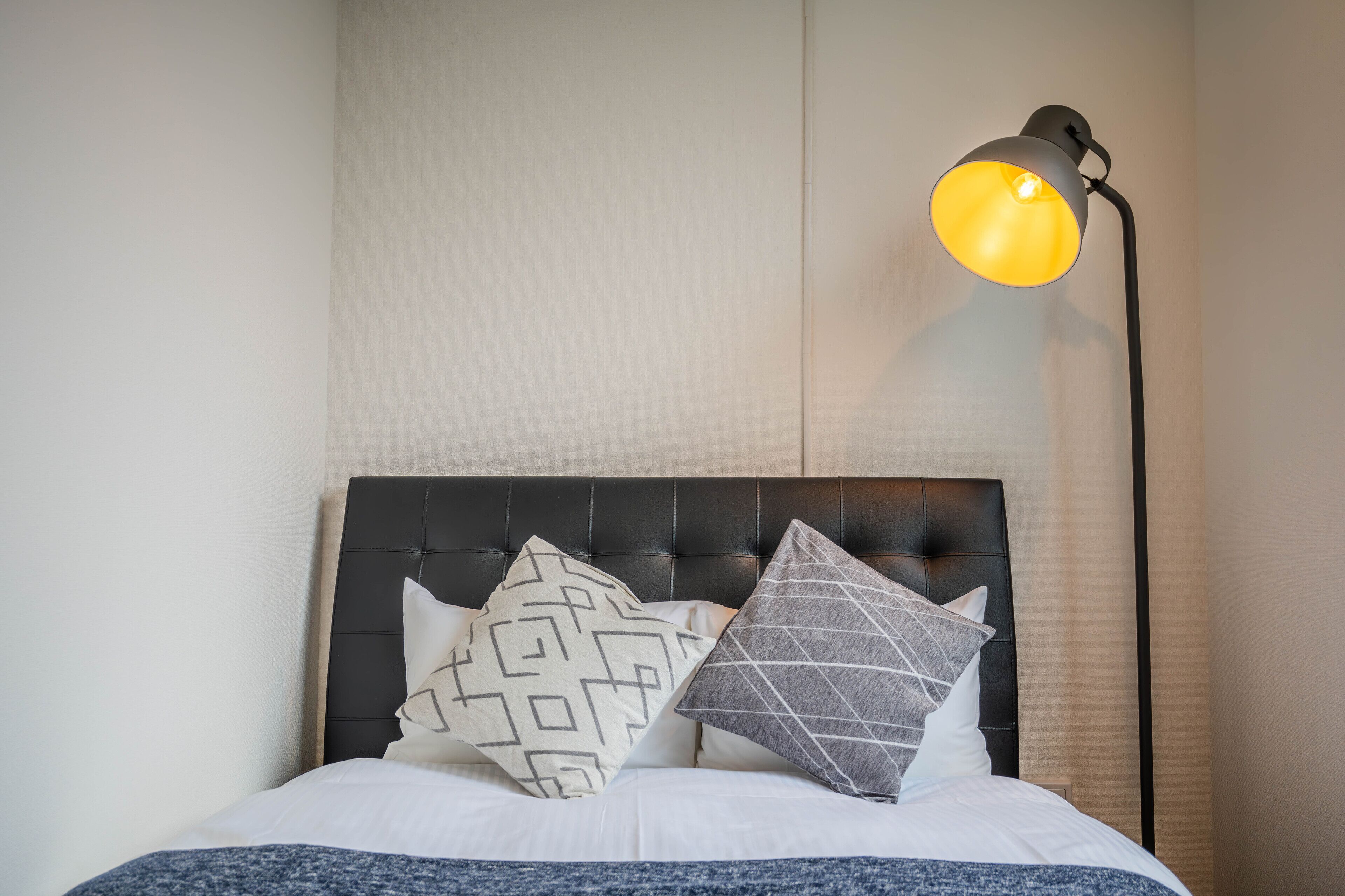 Habitación estándar, para no fumadores | 1 habitación, cortinas blackout, wifi gratis y ropa de cama 