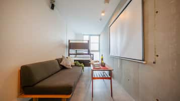 1 habitación, cortinas blackout, wifi gratis y ropa de cama