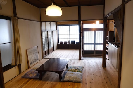 Family House | 1 bedroom, bed sheets