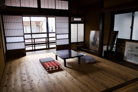 Family House | 1 bedroom, bed sheets. Inu to Umibe