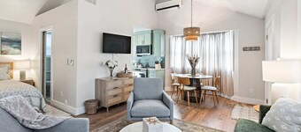 Boise Bungalow by Velo N End Studio w Hot Tub
