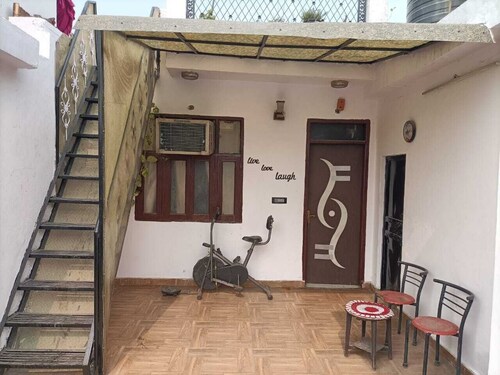 Charming apartment in fabulous New Delhi with AC with rooftop area and a open 