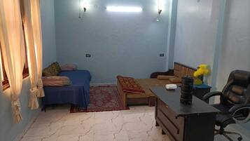1 bedroom, bed sheets
