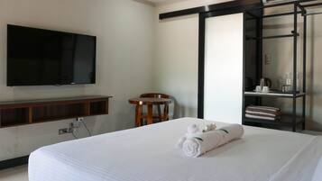 Free WiFi, bed sheets