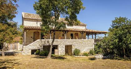 Nouyritte cette maison Quercynoise sans vis-Ă -vis a tout ce que vous cherchez!