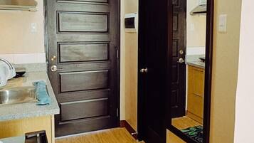 Estudio urbano | Ropa de cama de alta calidad y wifi gratis