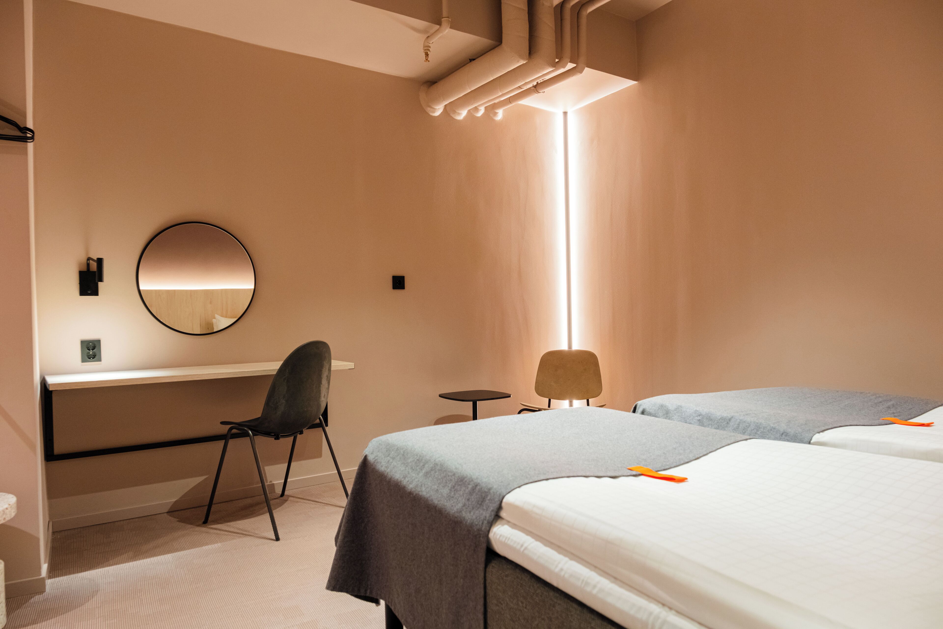 Standard tvåbäddsrum - inga fönster | Skrivbord, arbetsyta för laptop, gratis wi-fi och sängkläder