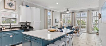 Tidal Charm by AvantStay | Walk to Beach, Community Pool, Balcony, Ocean Views