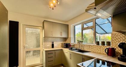 Sandringham House Contractors, Families, Holidays