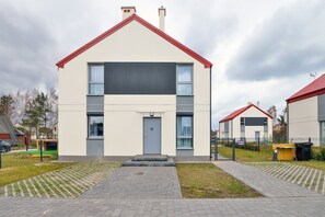 Exterior - Apartment With Terrace Dębki by Renters (Krokowa)