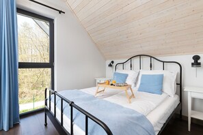 Apartment, 2 Bedrooms, Sauna, Beachside | 2 bedrooms, bed sheets