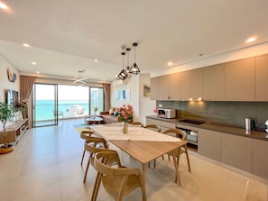 Classic Apartment | In-room safe, desk, soundproofing, free WiFi - The Song Sunny Canopy (Ho Chi Minh City)