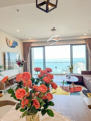 Classic Apartment | In-room safe, desk, soundproofing, free WiFi - The Song Sunny Canopy (Ho Chi Minh City)