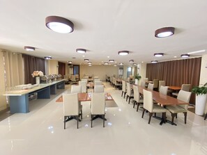 Restaurant - Arzo Hotel Manila (Manila)