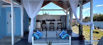 2-bedroom, outdoor kitchen, with saltwater pool, AC, WiFi