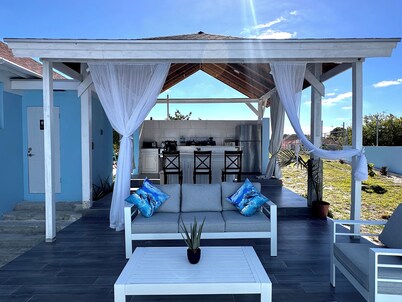 2-bedroom, outdoor kitchen, with saltwater pool, AC, WiFi