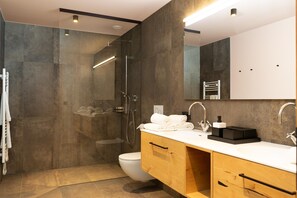 Douche, séchoir à cheveux