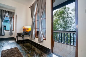 Executive Room | Egyptian cotton sheets, premium bedding, down comforters