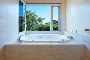 Casa Standard | Bagno | Pantofole, asciugamani