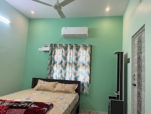 Basic-Apartment | 2 Schlafzimmer, schallisolierte Zimmer, Bügeleisen/Bügelbrett