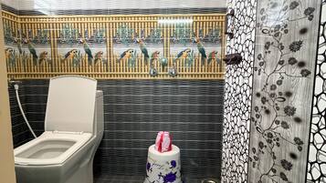 Basic Apartment | Bathroom