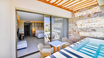 Hot Tub Suite | 1 bedroom, hypo-allergenic bedding, minibar, in-room safe