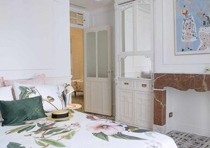 2 quartos, ferros/tábuas de passar roupa, Wi-Fi de cortesia