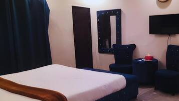 Double Room | Soundproofing, free WiFi, bed sheets