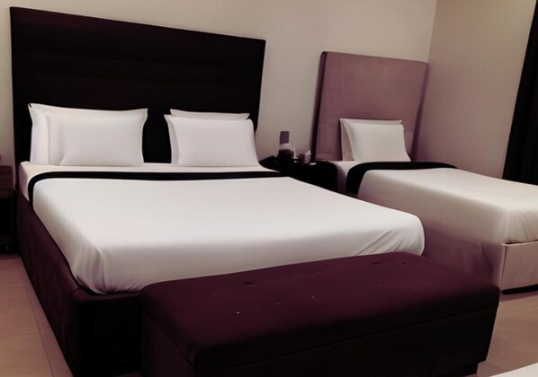 三人房 | 隔音、免费 WiFi、床单