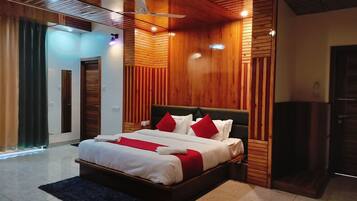 1 bedroom, in-room safe, desk, laptop workspace