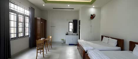 Habitación familiar | 1 dormitorio, escritorio, espacio para trabajar con un portátil
