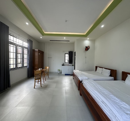 Family Room | 1 bedroom, desk, laptop workspace, free WiFi
