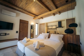 Luxury Villa | 2 bedrooms, in-room safe, free WiFi, bed sheets