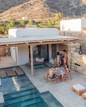 Luxury Villa | Private kitchen | Full-size fridge, kitchen islands