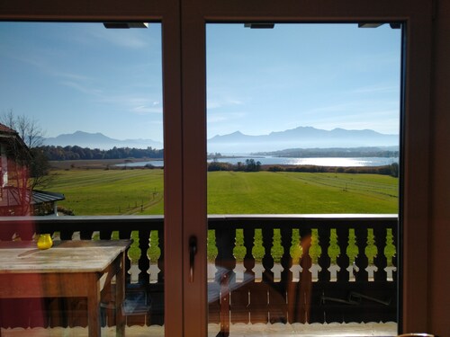 Ferienwohnung 32qm mit Blick auf den Chiemsee und die Berge