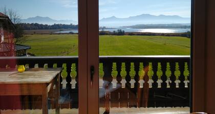 Ferienwohnung 32qm mit Blick auf den Chiemsee und die Berge