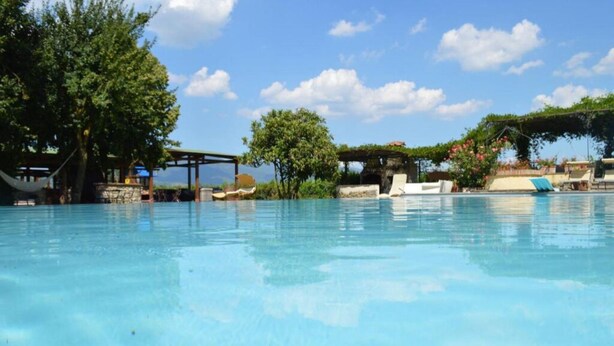 Pool - Apartment in Farmhouse with Swimming Pool in the Tuscan countryside of Cortona (cortona)