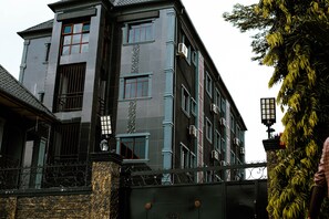 Fachada de la propiedad