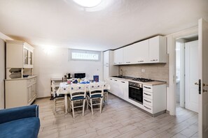 Maison Familiale, plusieurs chambres, 2 salles de bains (Casa al Ponte dei Marmi  - few KM to) | Cuisine privée
