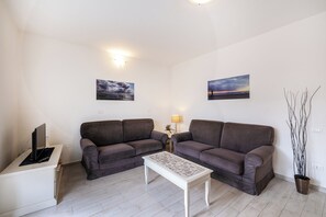 Maison Familiale, plusieurs chambres, 2 salles de bains (Casa al Ponte dei Marmi  - few KM to) | Coin séjour