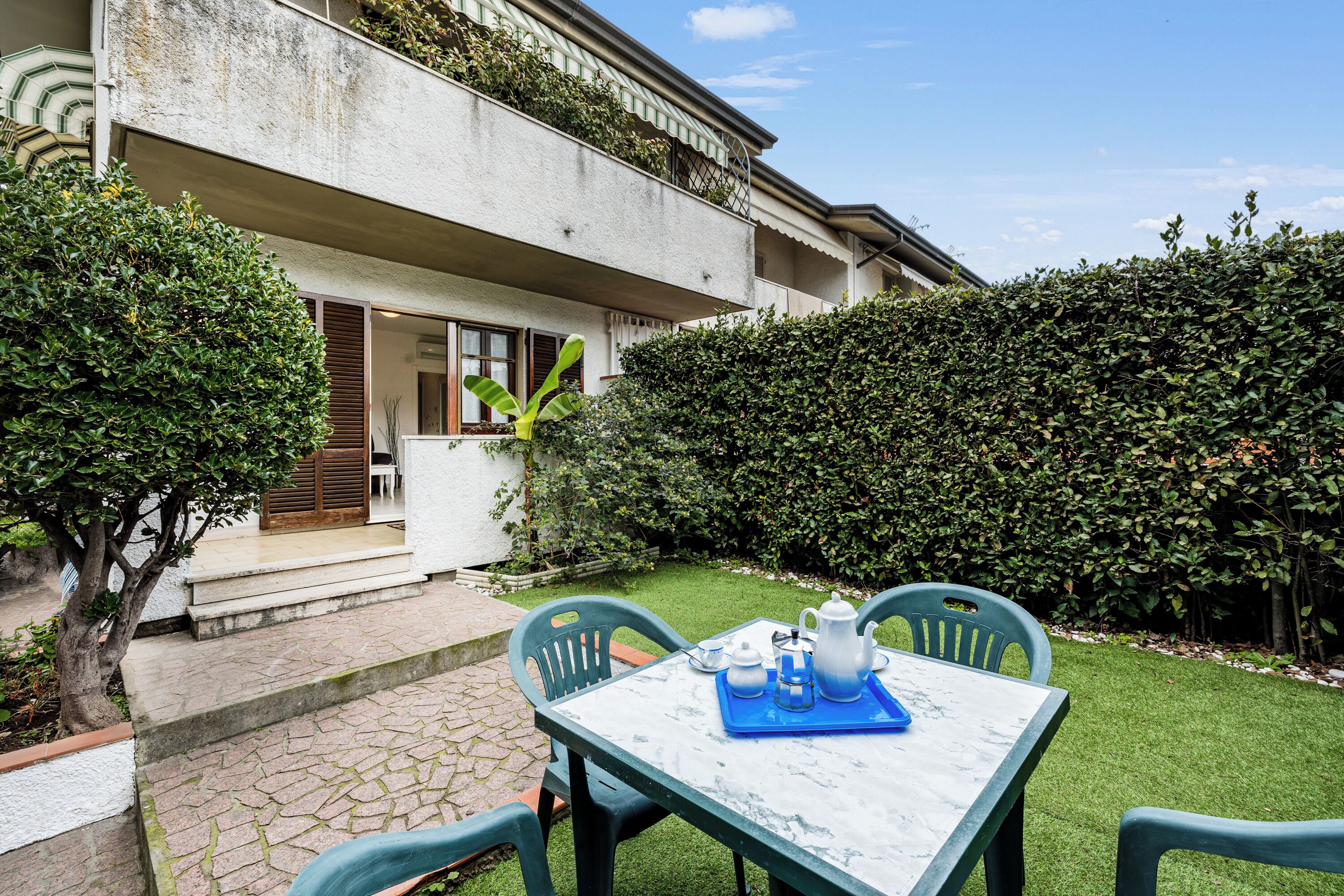 Casa familiar, varias habitaciones, 2 baños (Casa al Ponte dei Marmi  - few KM to) | Restaurante al aire libre
