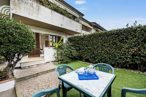 Family House, Multiple Bedrooms, 2 Bathrooms (Casa al Ponte dei Marmi  - few KM to) | Outdoor dining - Casa al Ponte dei Marmi - few KM to sea (Seravezza)