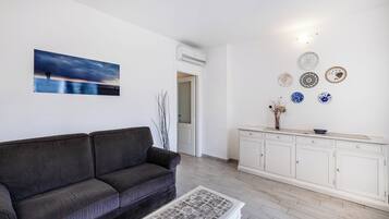 Smart TV 21-inci dengan saluran TV digital