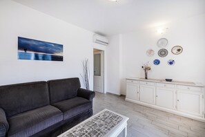 Maison Familiale, plusieurs chambres, 2 salles de bains (Casa al Ponte dei Marmi  - few KM to) | Coin séjour